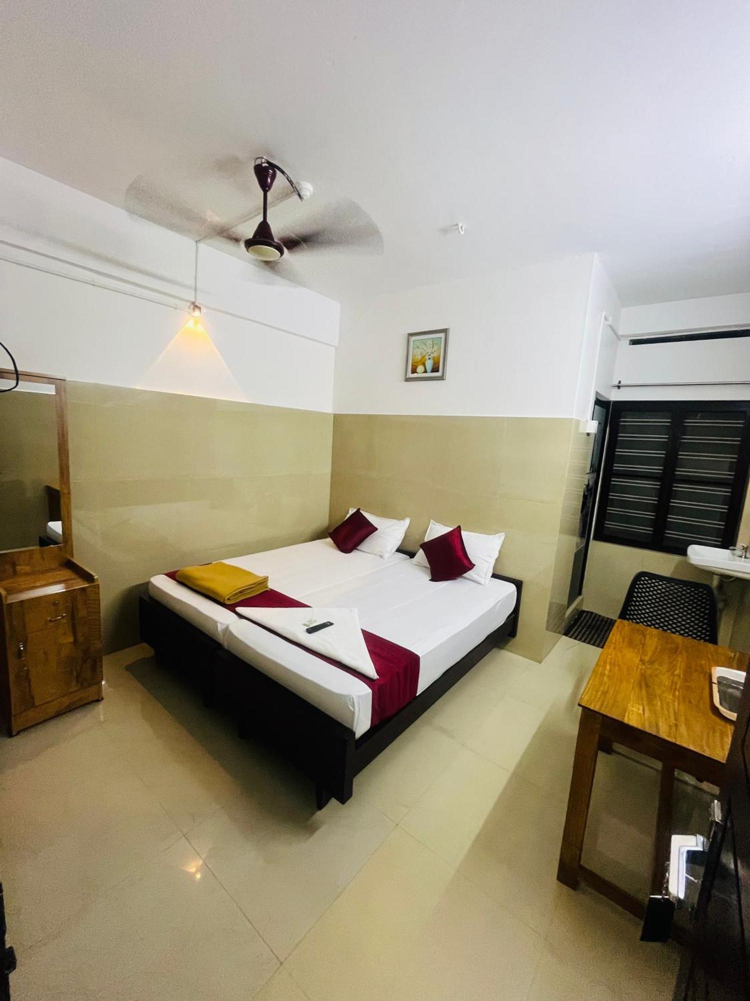 Priya Lodge Kozhikode Exterior foto